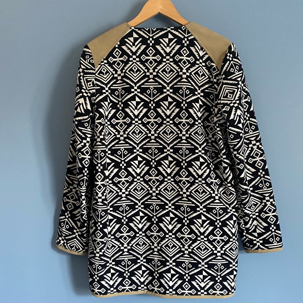Minimum Black and White Aztec Patterned Jacket - Picture 3 of 4